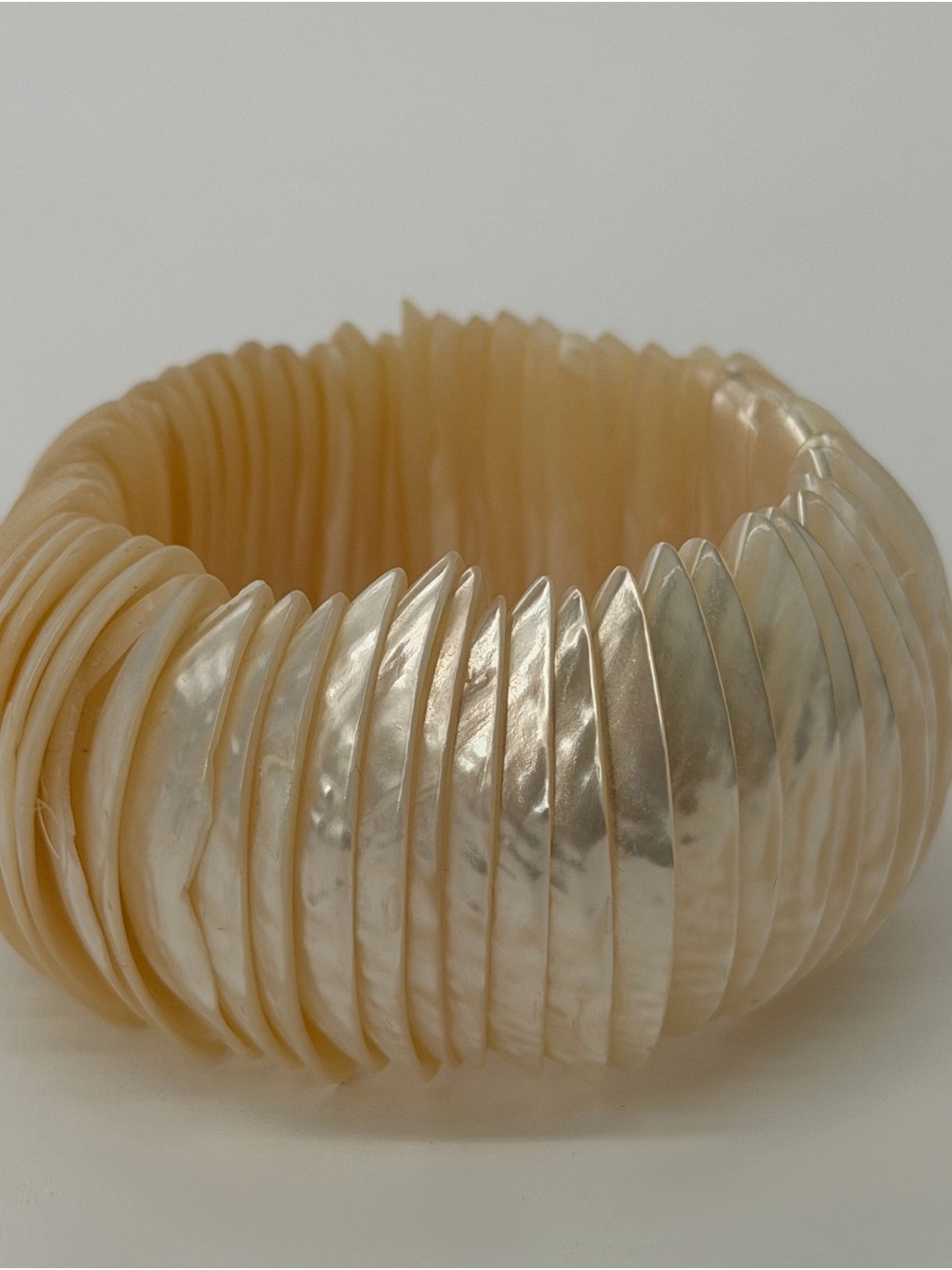 Vintage Shell Disc Stretch Bracelet - Cream & Pearl